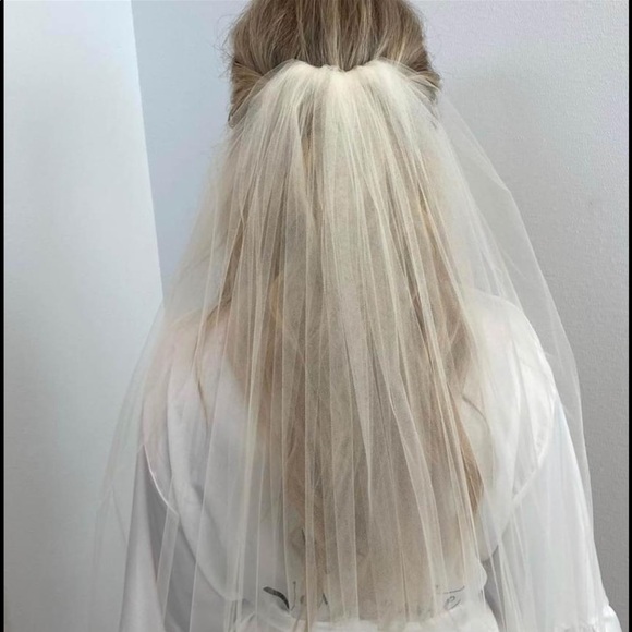 Accessories - 54” Ivory Veil with raw hem